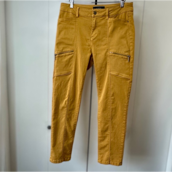 le chateau Pants - Le Chateau Skinny Stretch Pants with side accent zippers Mustard Yellow Size 8